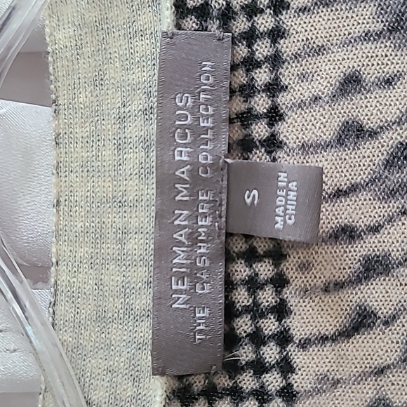 Neiman Marcus 100% Cashmere Sweater Cardigan - Picture 3 of 6